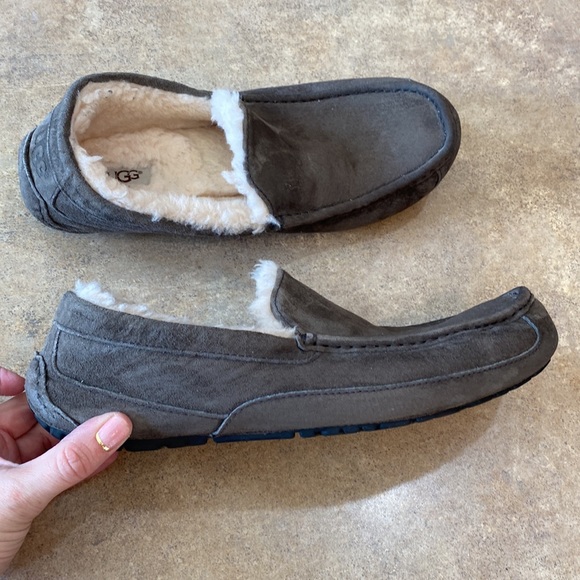 Mens UGG shoes see pictures for measurements no size tag - Picture 2 of 9